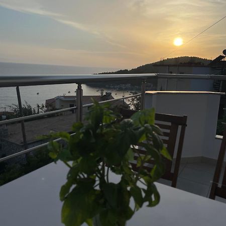 Tasos Rooms Himare Exterior photo