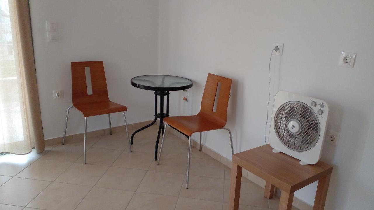 Tasos Rooms Himare Exterior photo