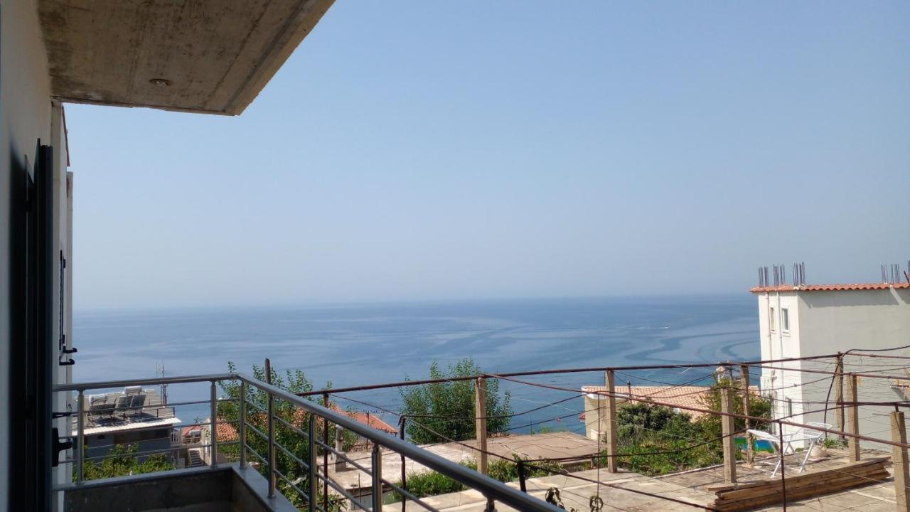 Tasos Rooms Himare Exterior photo