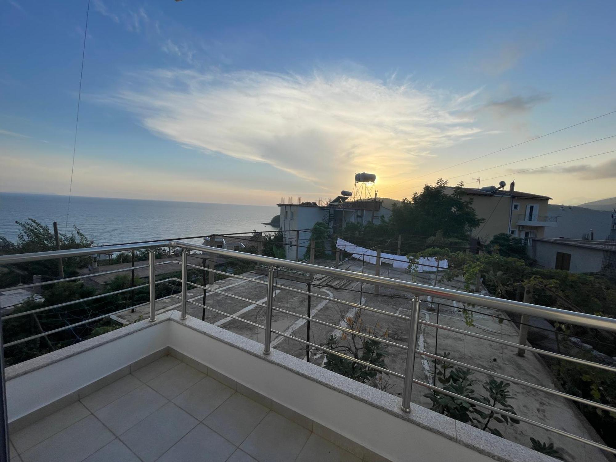 Tasos Rooms Himare Exterior photo