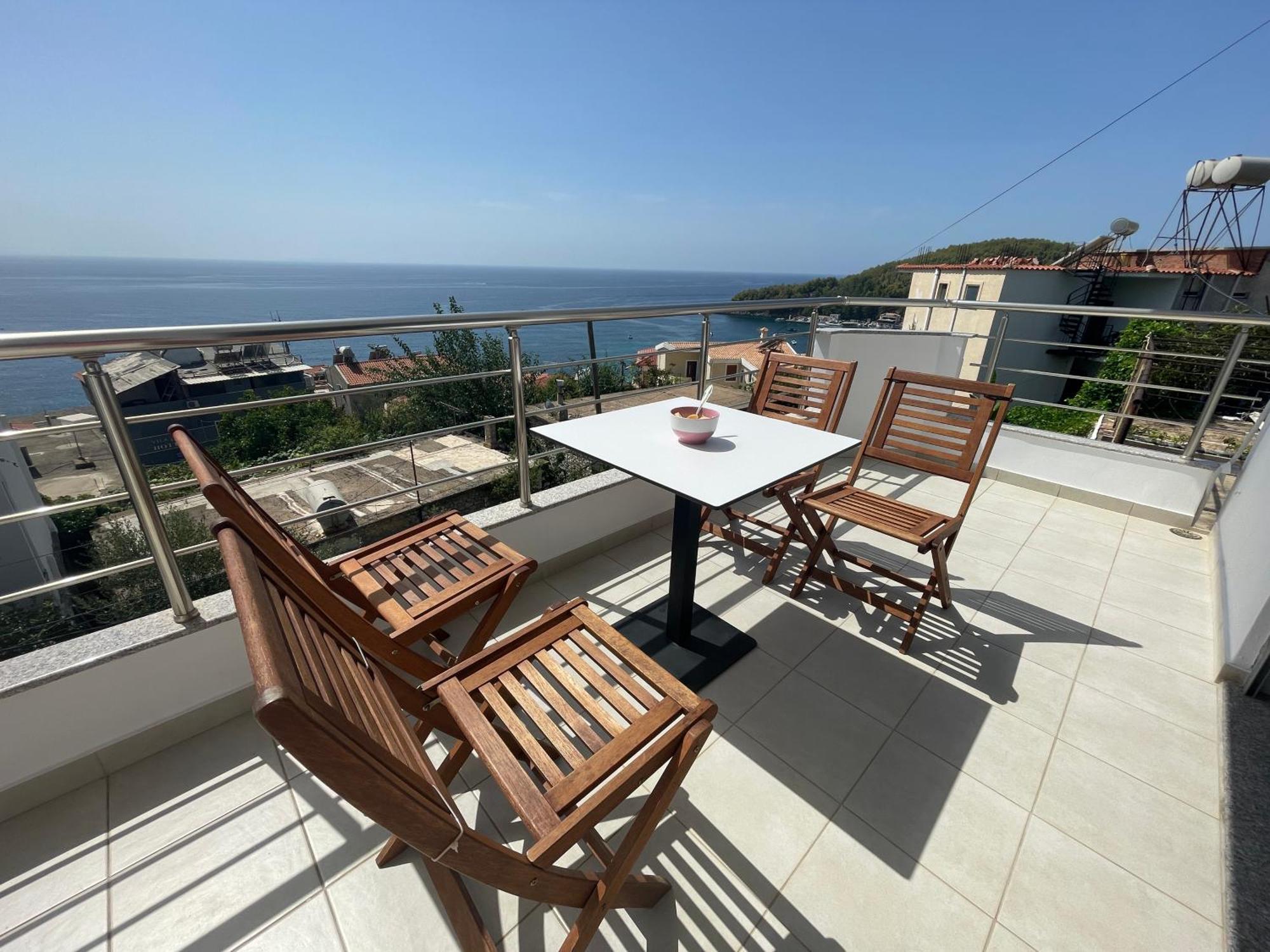Tasos Rooms Himare Exterior photo