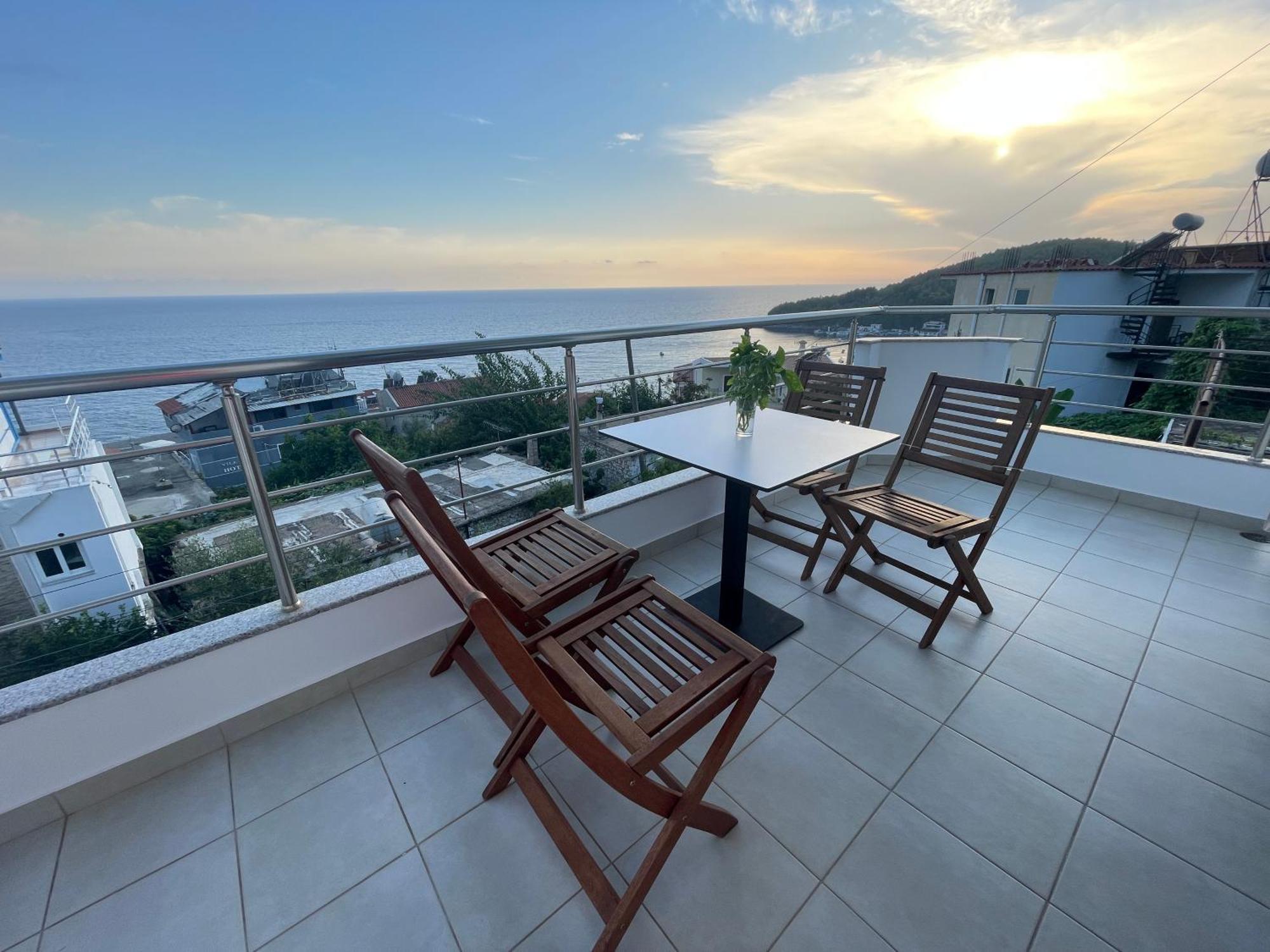 Tasos Rooms Himare Exterior photo