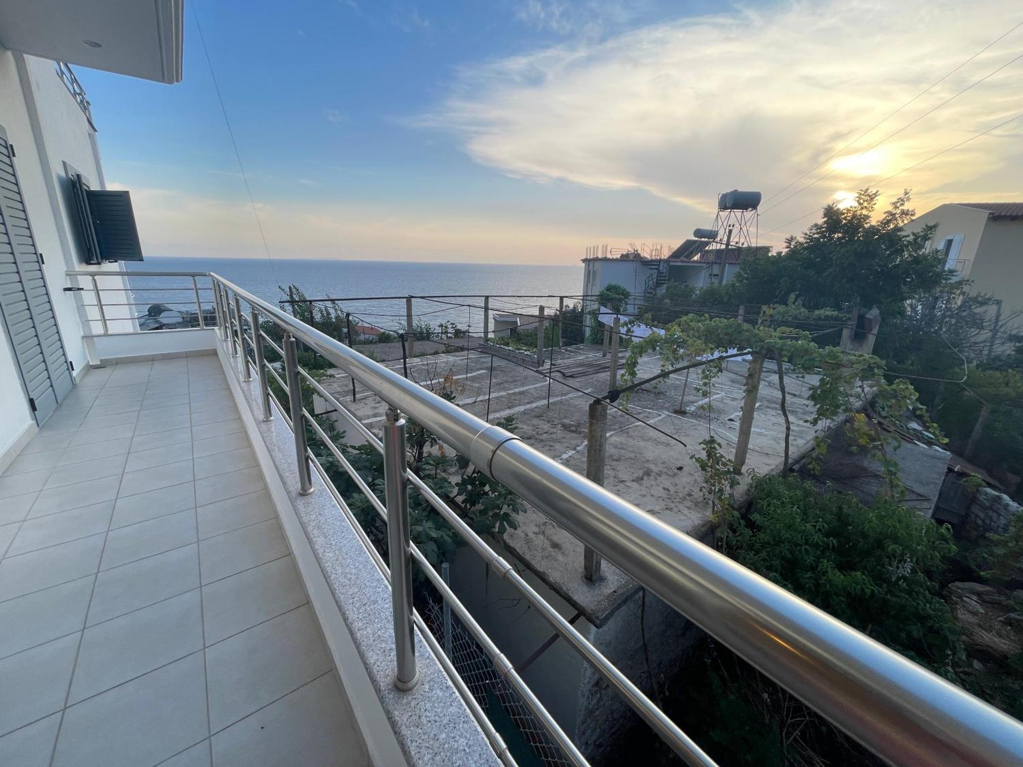 Tasos Rooms Himare Exterior photo