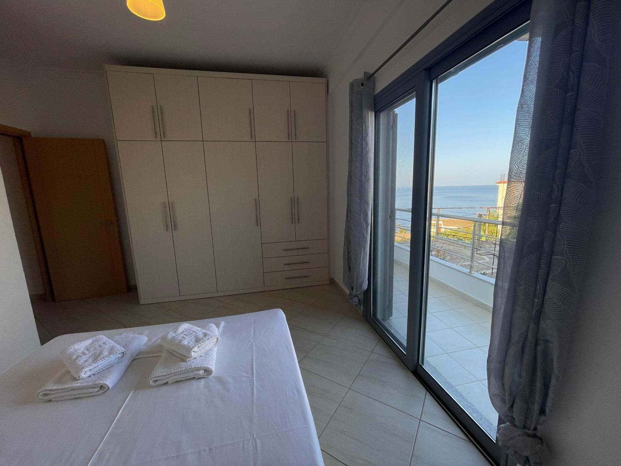 Tasos Rooms Himare Exterior photo