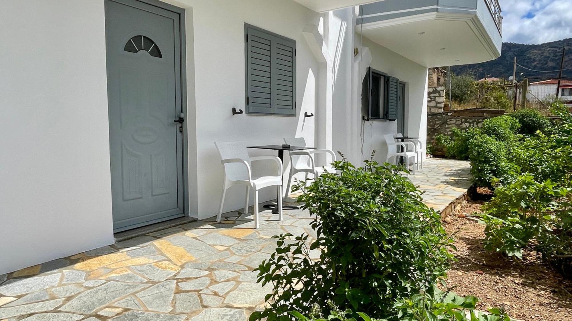 Tasos Rooms Himare Exterior photo