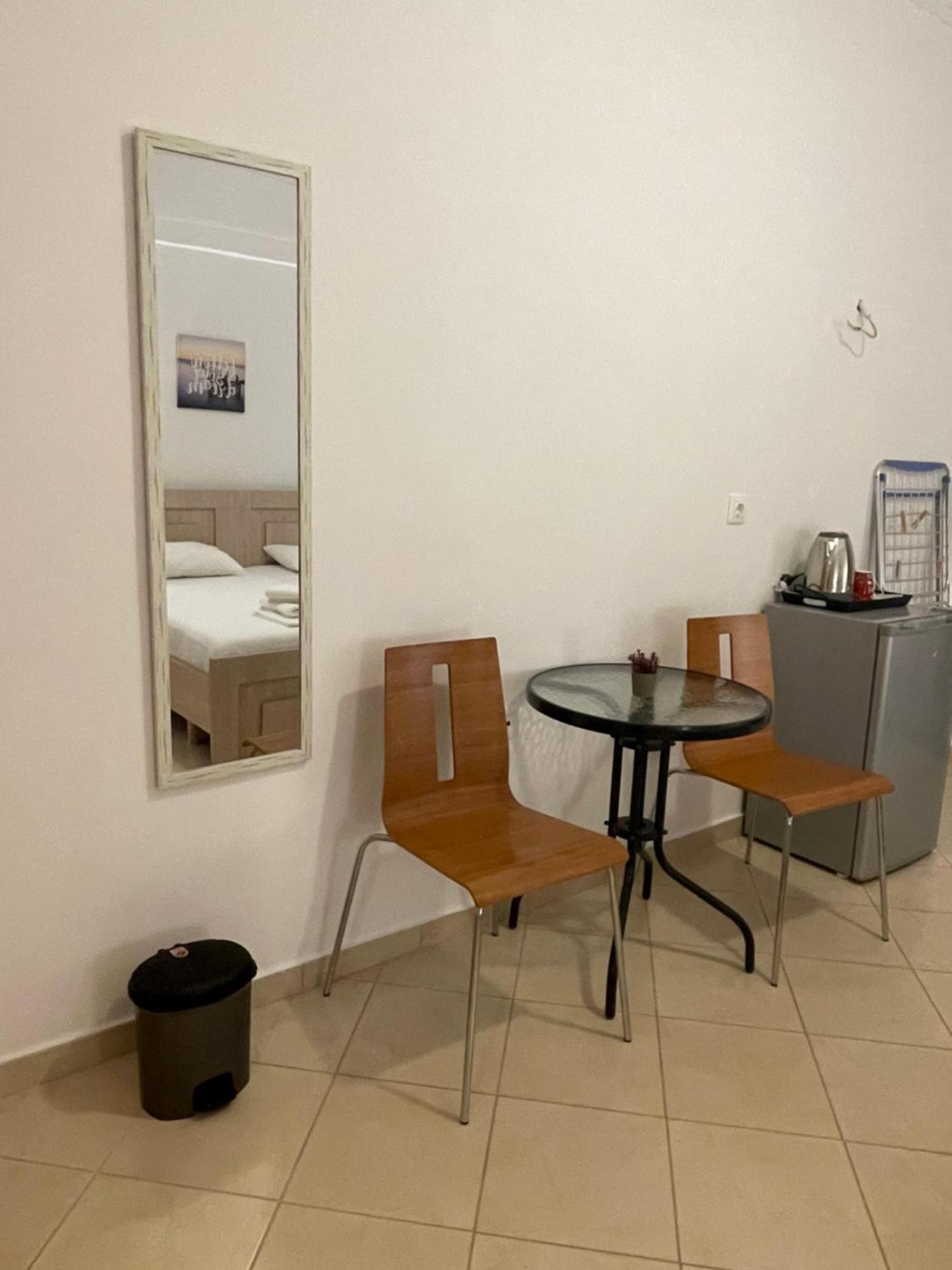 Tasos Rooms Himare Exterior photo