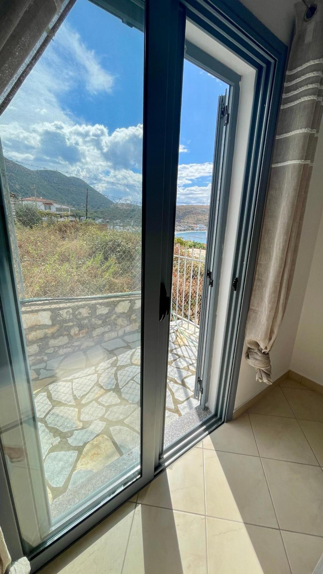 Tasos Rooms Himare Exterior photo