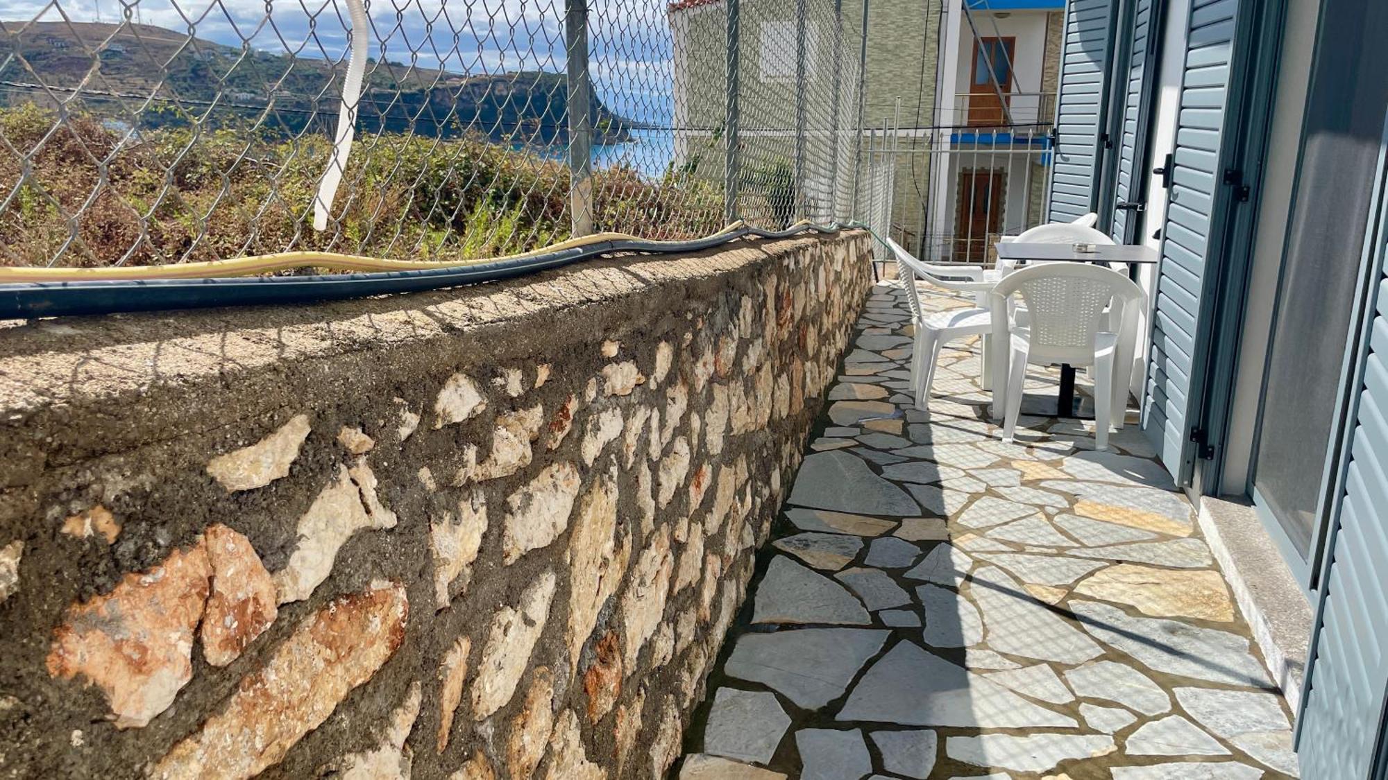 Tasos Rooms Himare Exterior photo