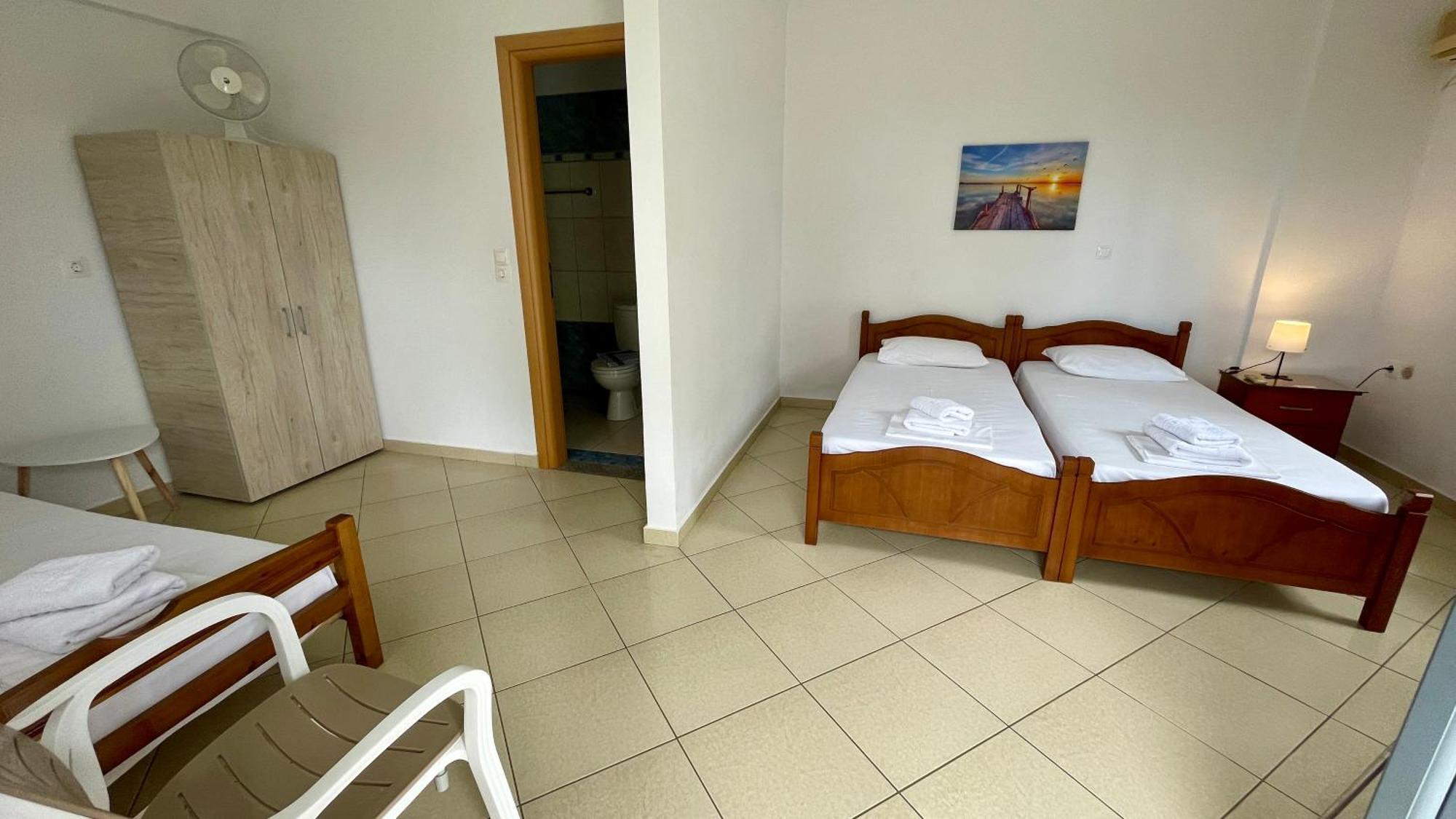 Tasos Rooms Himare Exterior photo