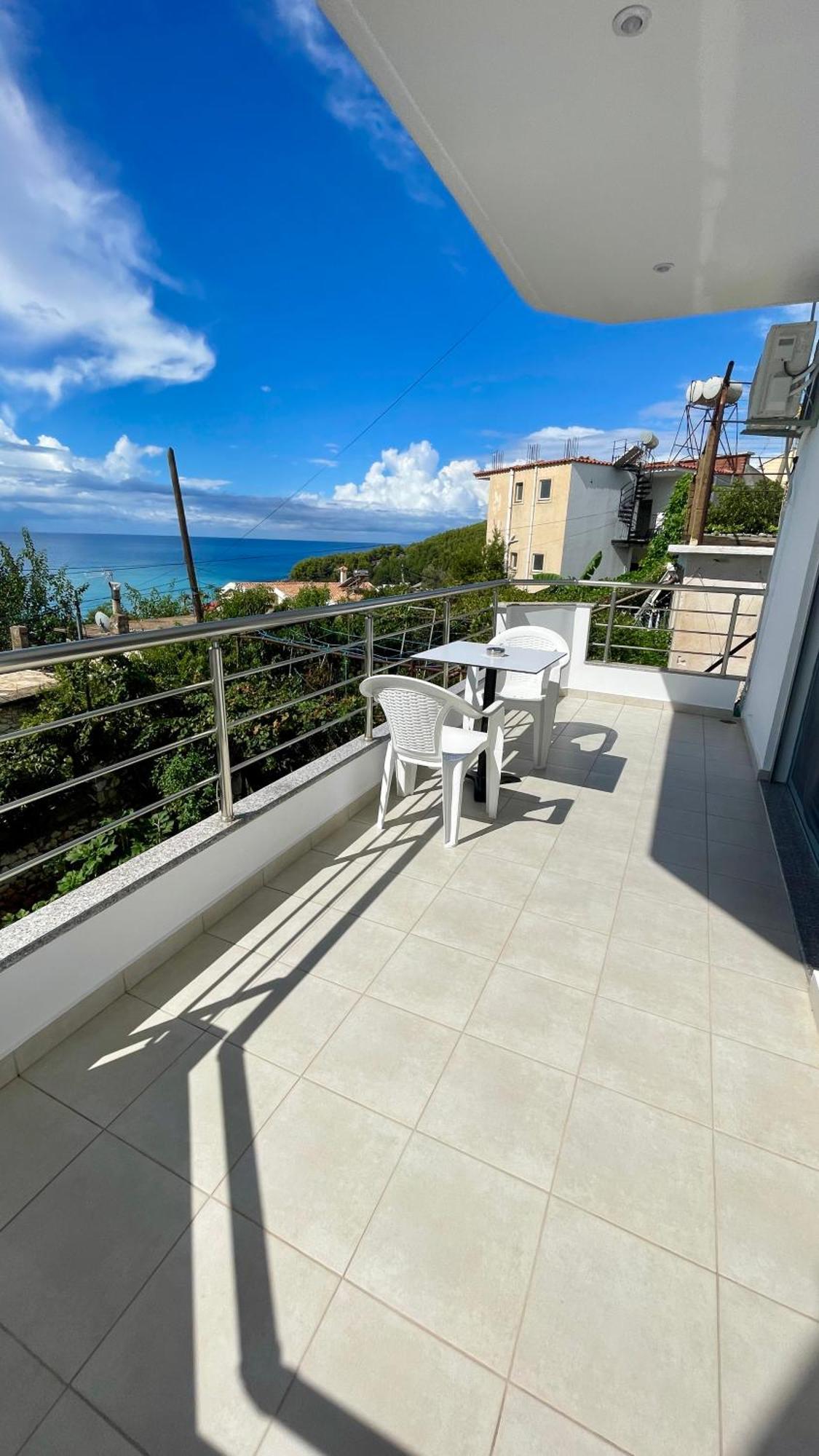 Tasos Rooms Himare Exterior photo