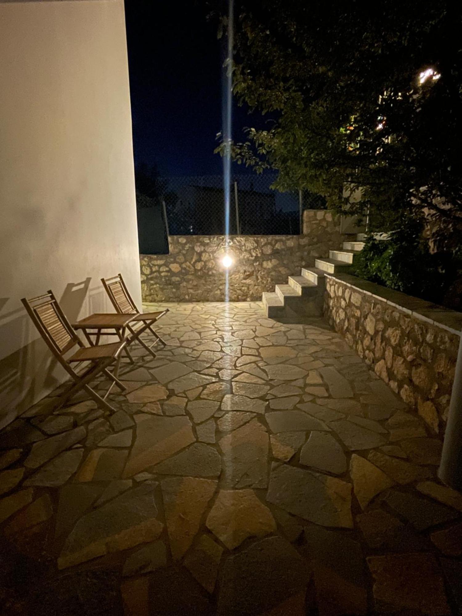 Tasos Rooms Himare Exterior photo